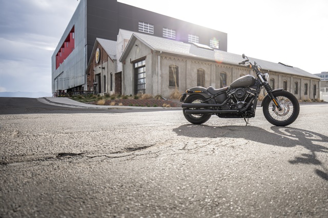 Harley-Davidson Softail Street Bob ฮาร์ลีย์-เดวิดสัน ซอฟเทล ปี 2020 : ภาพที่ 2