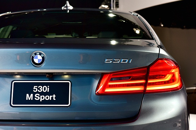 BMW Series 5 530i M Sport บีเอ็มดับเบิลยู ซีรีส์5 ปี 2017 : ภาพที่ 12