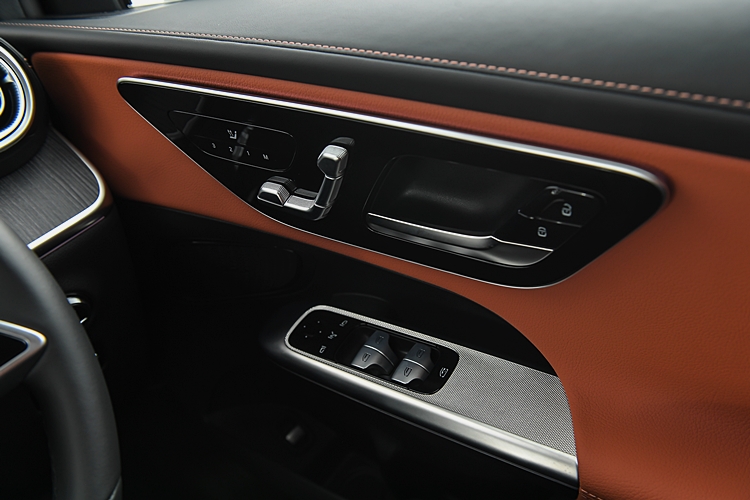 รูปภาพ เมอร์เซเดส-เบนซ์ Mercedes-benz GLC-Class GLC 220 d 4 MATIC Avantgarde ปี 2023