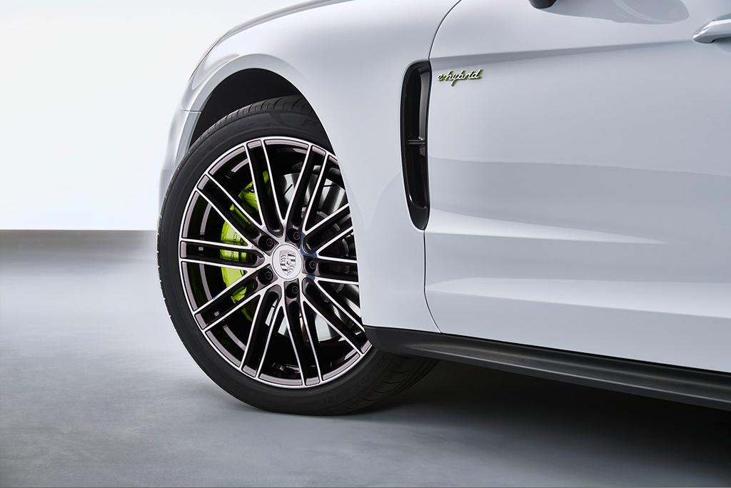 Porsche Panamera 4 E-Hybrid Sport Turismo ปอร์เช่ พานาเมร่า ปี 2019 : ภาพที่ 6