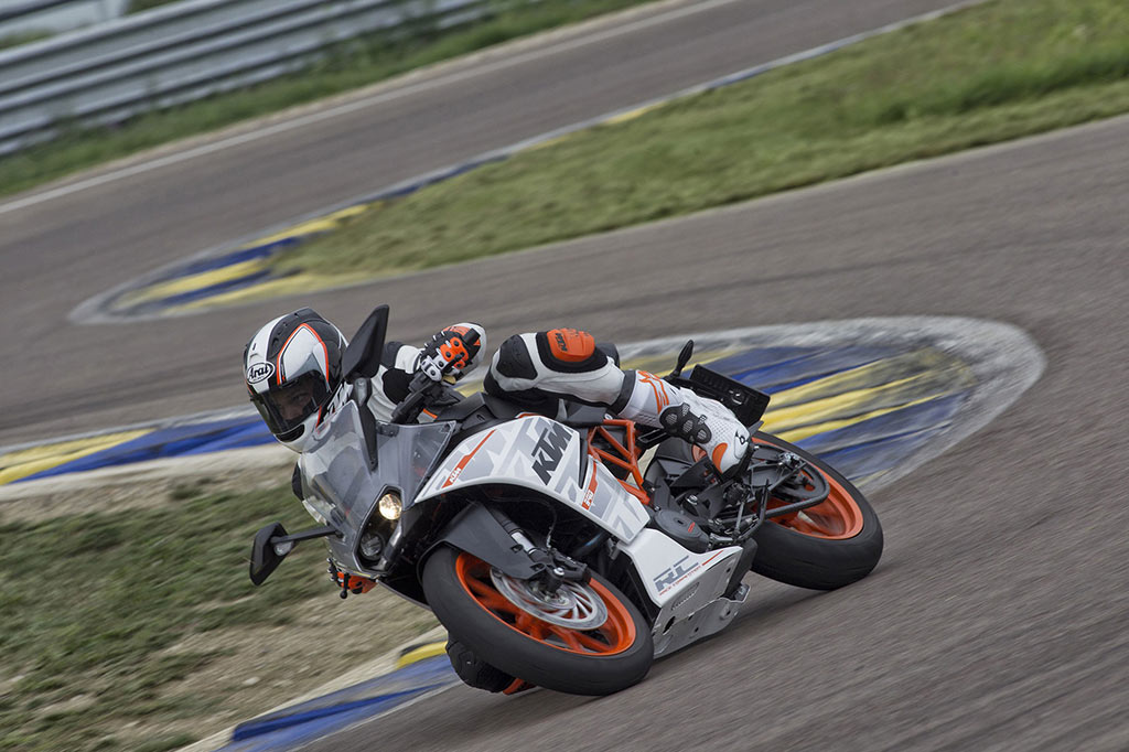 KTM RC 390 เคทีเอ็ม อาร์ซี ปี 2015 : ภาพที่ 5