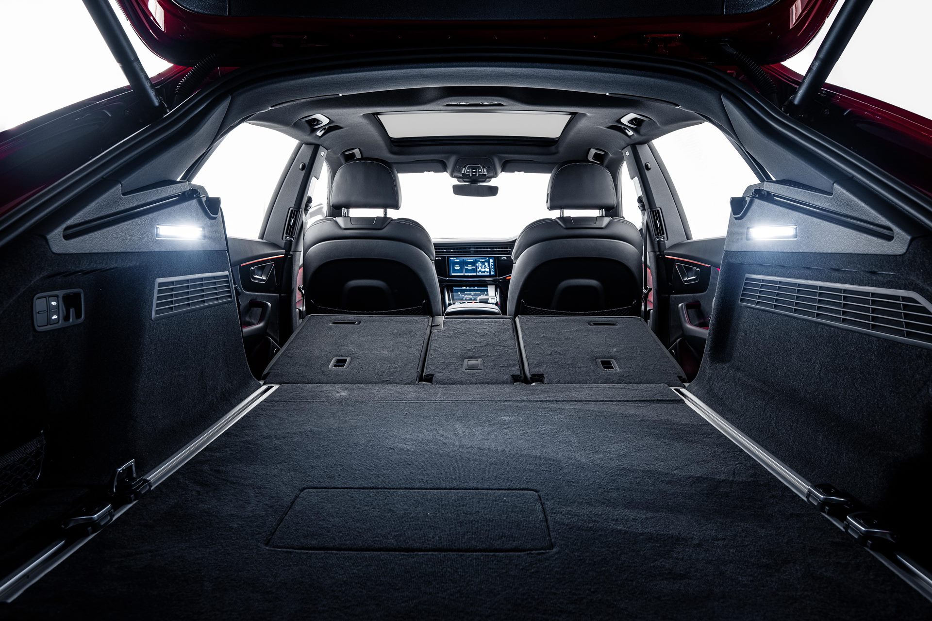 รูปภาพ อาวดี้ Audi Q8 TFSI e quattro S line edition one ปี 2024