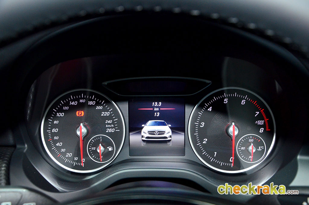 รูปภาพ เมอร์เซเดส-เบนซ์ Mercedes-benz A-Class A 180 Urban ปี 2015