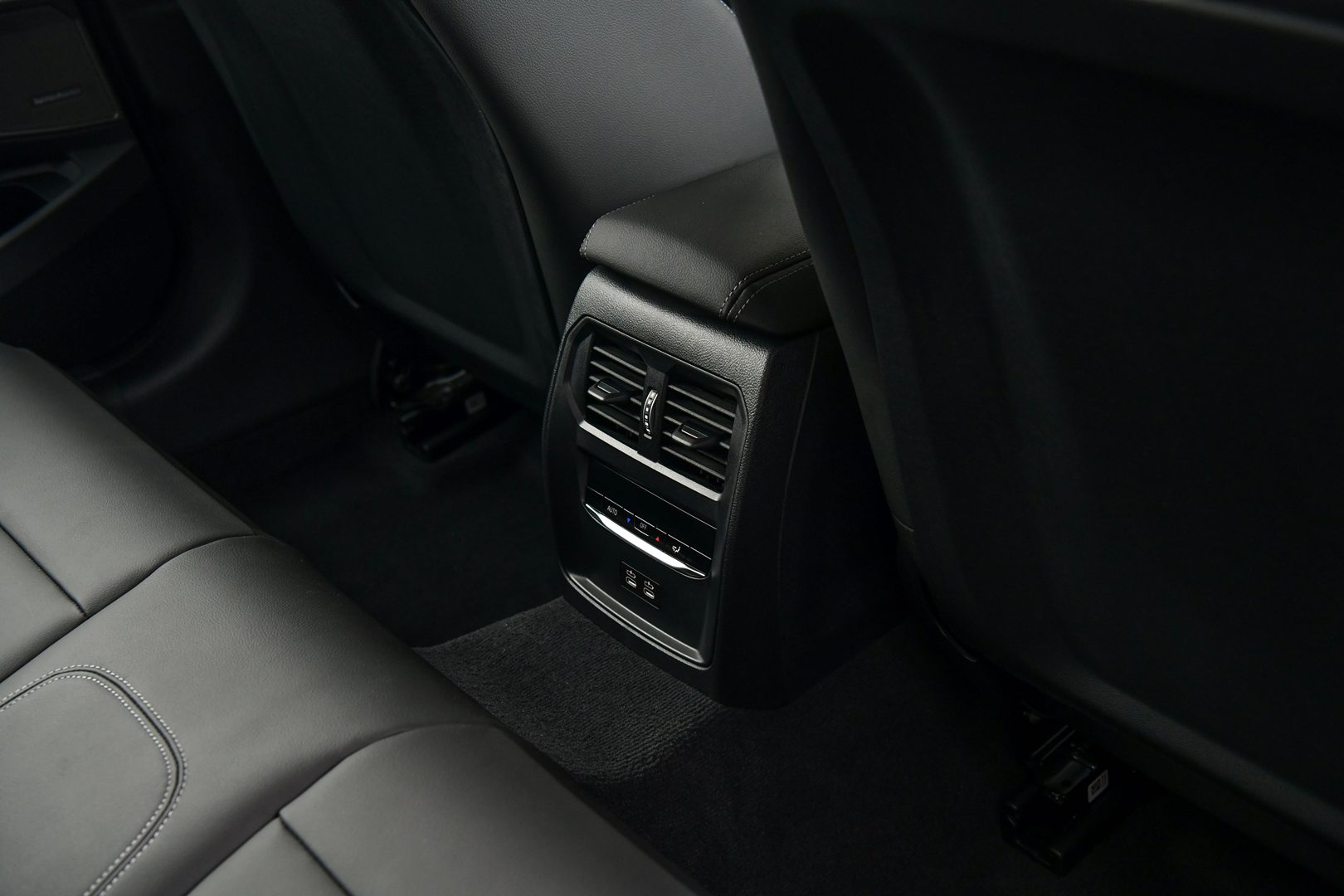 รูปภาพ บีเอ็มดับเบิลยู BMW Series 3 330e M Sport ปี 2025