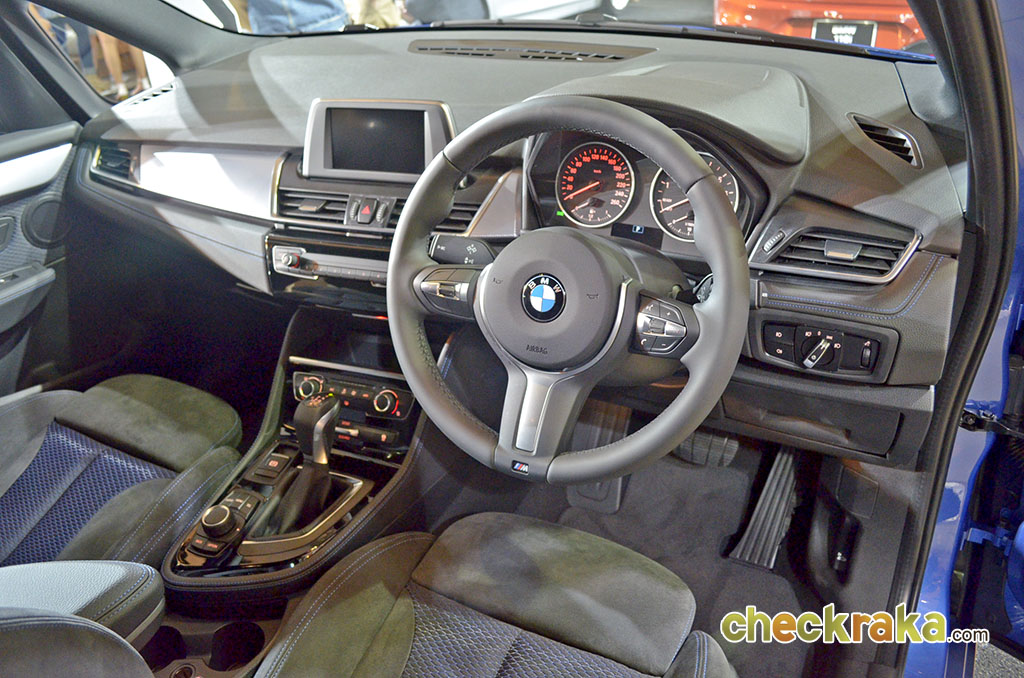 BMW Series 2 218i Active Tourer M Sport บีเอ็มดับเบิลยู ซีรีส์ 2 ปี 2015 : ภาพที่ 17