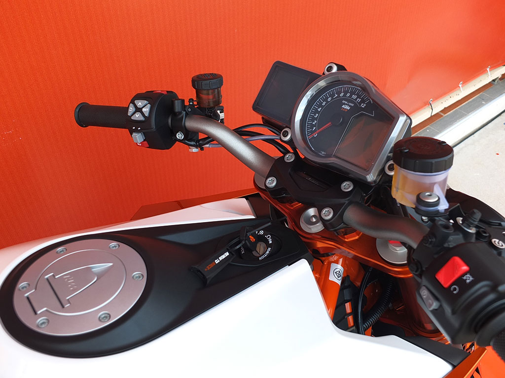 KTM 1290 Super Duke R Special Edition เคทีเอ็ม ปี 2016 : ภาพที่ 12