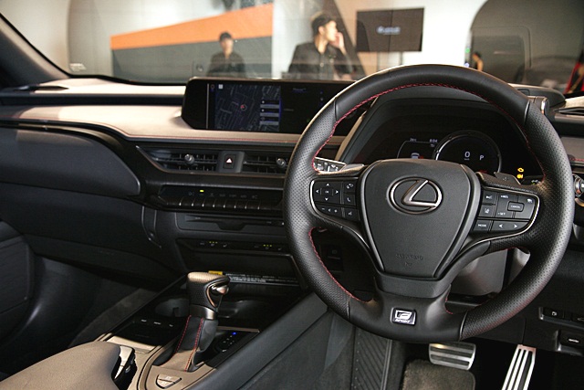 รูปภาพ เลกซัส Lexus UX 250h Luxury ปี 2019