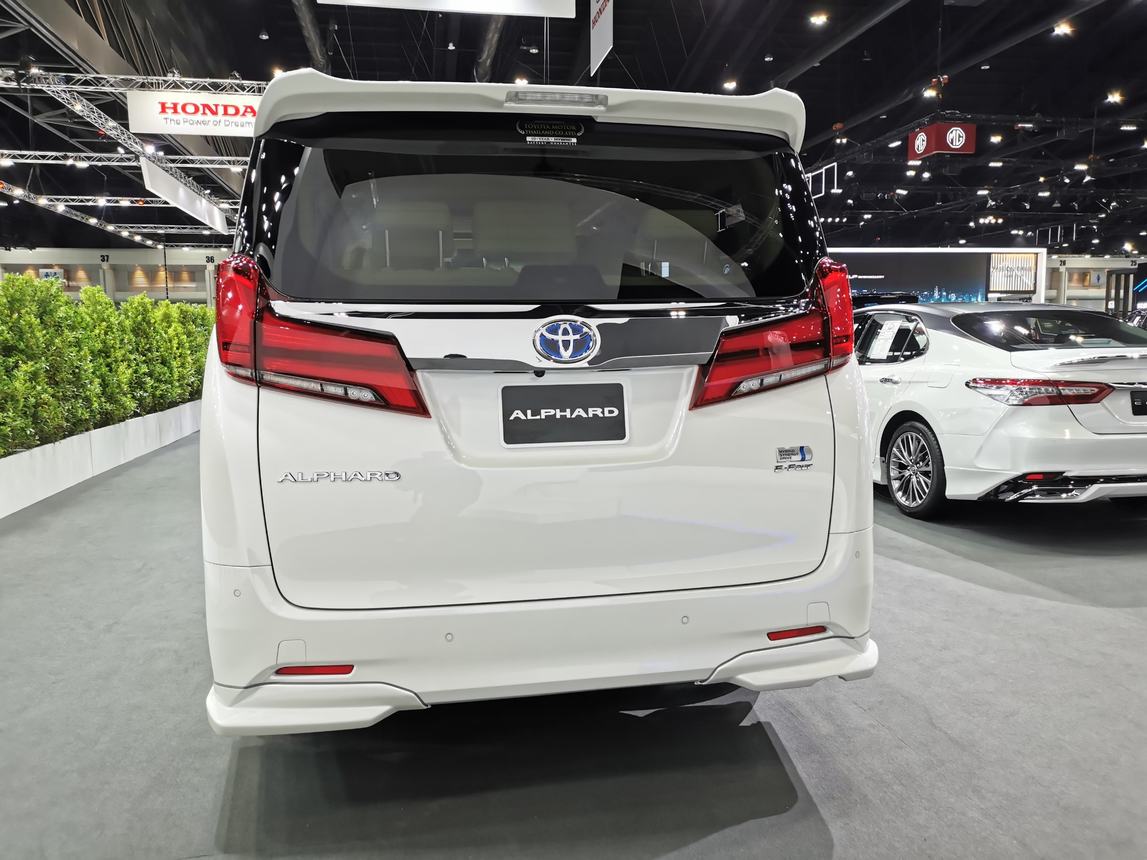 Toyota Alphard 2.5 Hybrid MY2020 โตโยต้า อัลฟาร์ด ปี 2020 : ภาพที่ 11