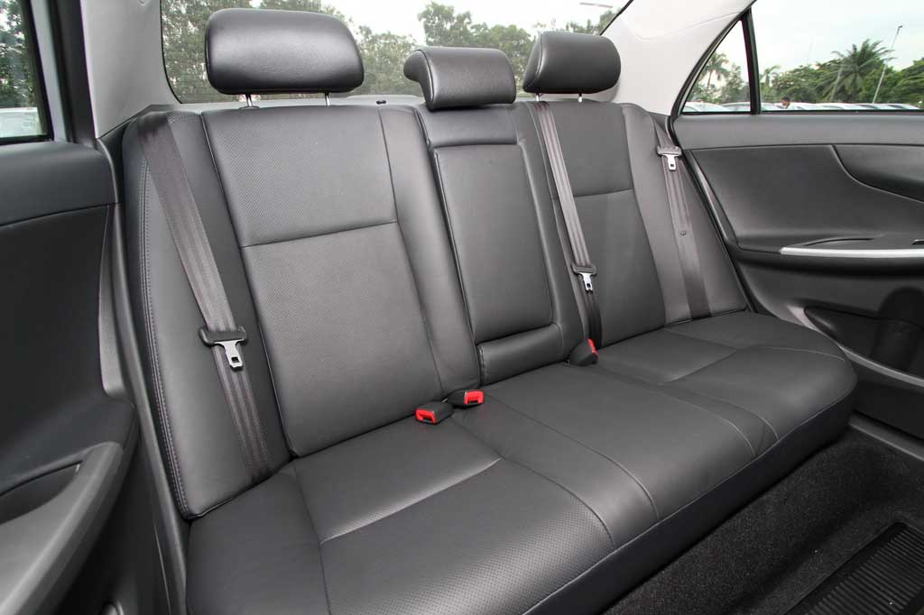 รูปภาพ โตโยต้า Toyota Altis (Corolla) 1.8 E A/T ปี 2012