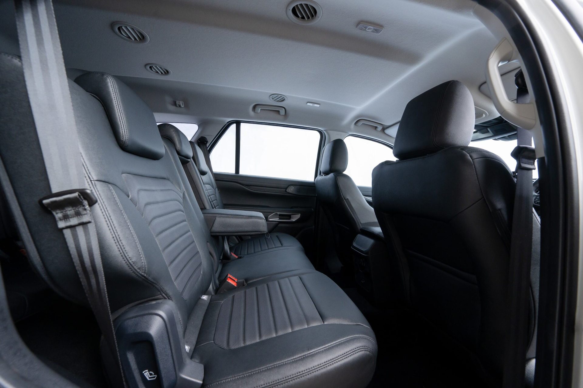 รูปภาพ ฟอร์ด Ford Everest 2.0L Turbo Sport Special Edition 4x2 6AT ปี 2025