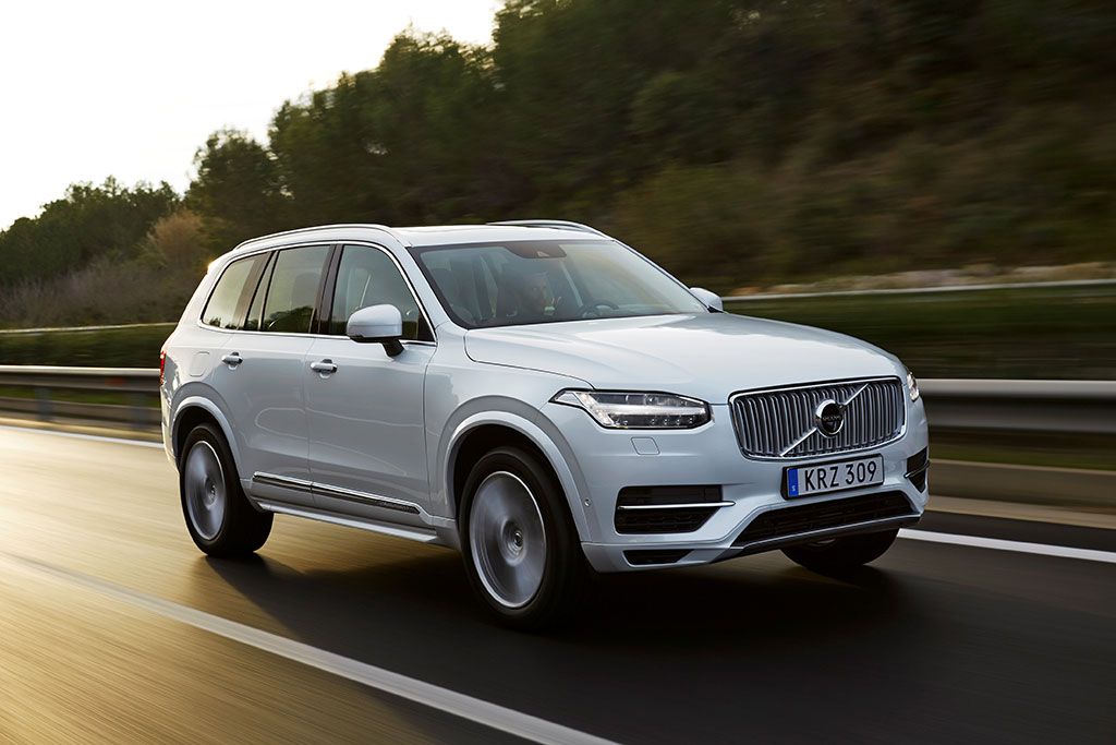 Volvo XC90 Recharge T8 AWD R-Design วอลโว่ เอ็กซ์ซี 90 ปี 2020 : ภาพที่ 2