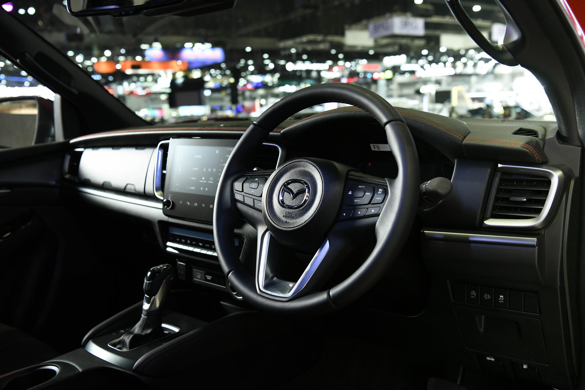 รูปภาพ มาสด้า Mazda BT-50 DBL 3.0 XTR 4X4 6AT ปี 2024