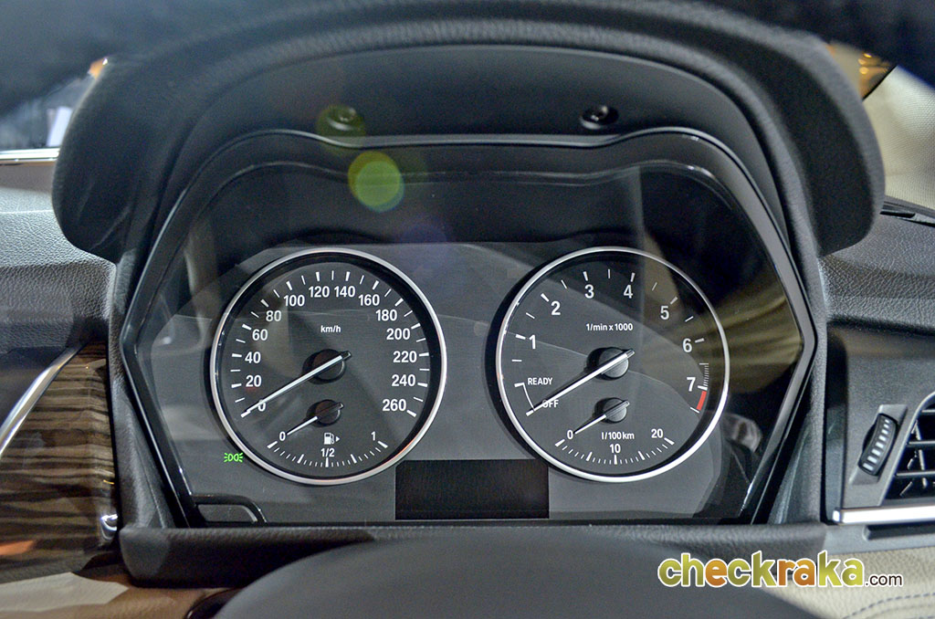 รูปภาพ บีเอ็มดับเบิลยู BMW Series 2 218i Gran Tourer Luxury ปี 2015