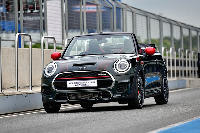 Mini John Cooper Works Convertible มินิ จอห์น คูเปอร์ เวิร์กส์ ปี 2021 : ภาพที่ 1