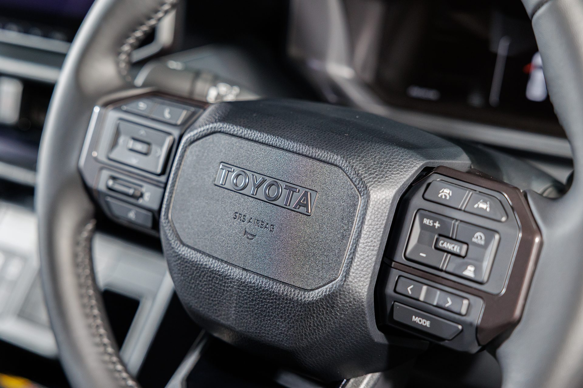 รูปภาพ โตโยต้า Toyota Hilux Travo Double Cab Prerunner 2.8 Overland Plus AT ปี 2025