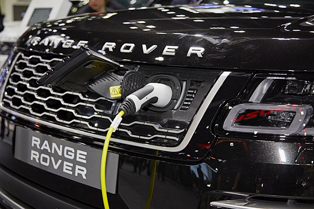 Land Rover Range Rover Plug-In Hybrid Petrol Vogue SWB แลนด์โรเวอร์ เรนจ์โรเวอร์ ปี 2019 : ภาพที่ 9