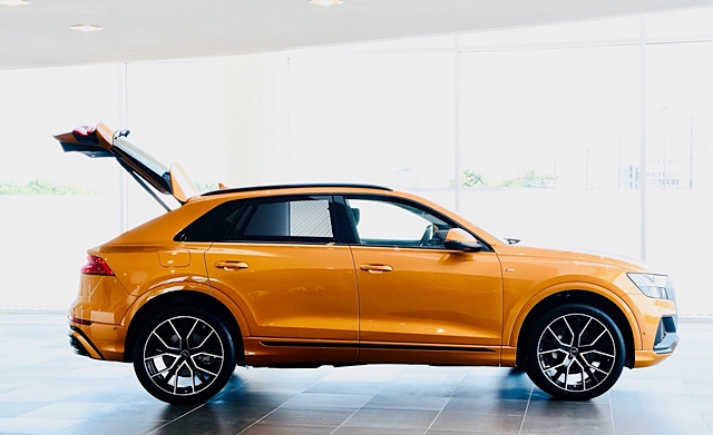 Audi Q8 55 TFSI quattro S Line อาวดี้ ปี 2018 : ภาพที่ 2