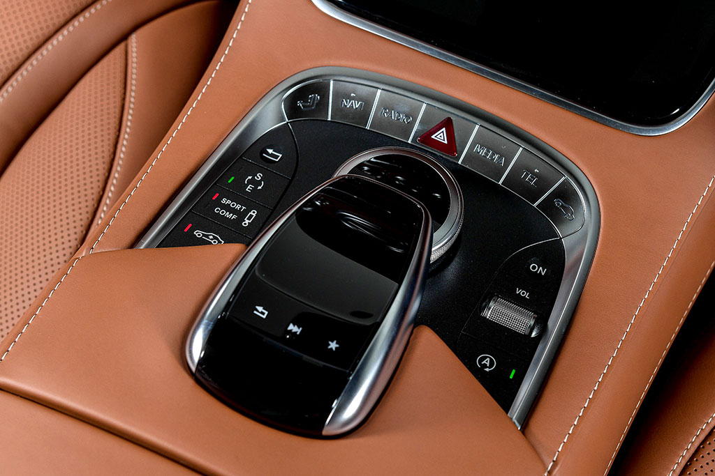 รูปภาพ เมอร์เซเดส-เบนซ์ Mercedes-benz S-Class S 500 Cabriolet AMG Premium ปี 2016