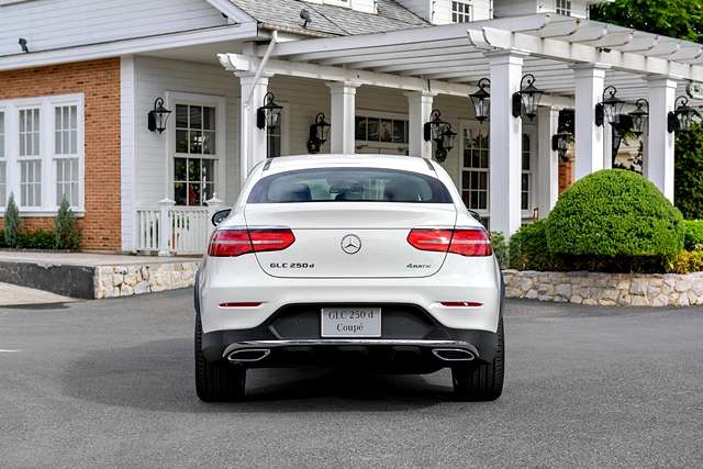 Mercedes-benz GLC-Class GLC 220 d AMG Dynamic เมอร์เซเดส-เบนซ์ จีแอลซี ปี 2017 : ภาพที่ 2