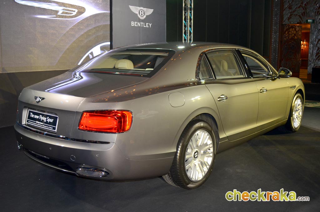 Bentley Flying Spur W12 Standard เบนท์ลี่ย์ ฟลายอิ้ง สเพอร์ ปี 2013 : ภาพที่ 12