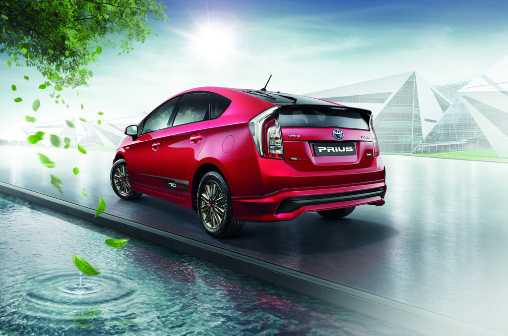 Toyota Prius TRD Sportivo II Standard โตโยต้า พรีอุส ปี 2012 : ภาพที่ 2