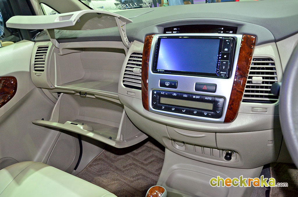 Toyota Innova 2.0 E M/T โตโยต้า อินโนว่า ปี 2012 : ภาพที่ 9