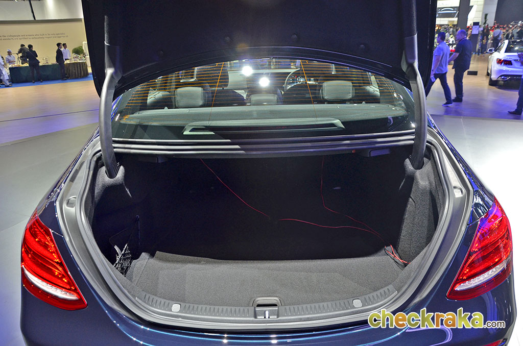 รูปภาพ เมอร์เซเดส-เบนซ์ Mercedes-benz E-Class E 220 D AMG Dynamic ปี 2016