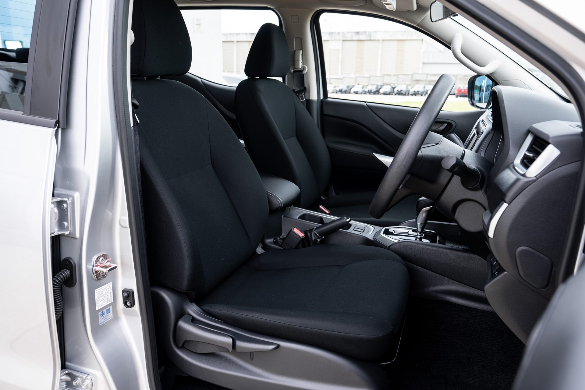 รูปภาพ นิสสัน Nissan Navara Double Cab CALIBRE SL 6MT ปี 2025