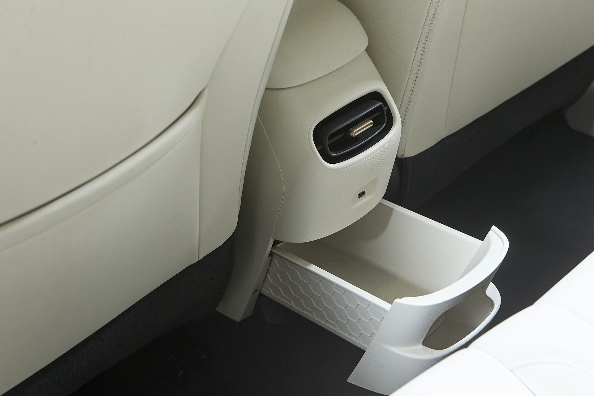 รูปภาพ จีดับบลิวเอ็ม โอร่า GWM ORA 5 EV Ultra ปี 2026