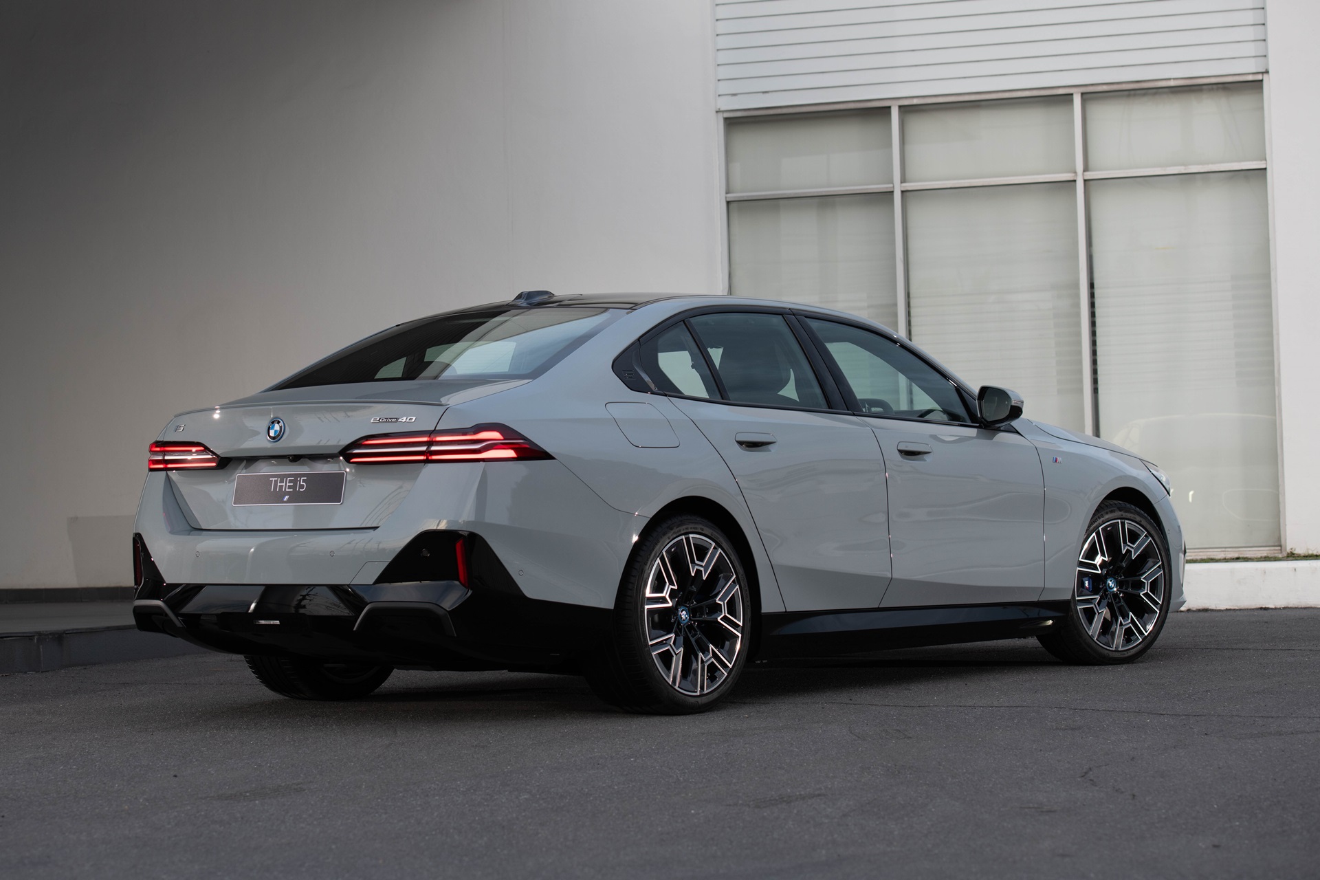 รูปภาพ บีเอ็มดับเบิลยู BMW i 5 eDrive40 M Sport ปี 2023