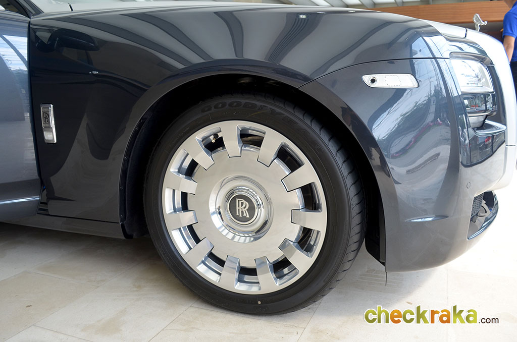 รูปภาพ โรลส์-รอยซ์ Rolls-Royce Ghost Standard ปี 2011