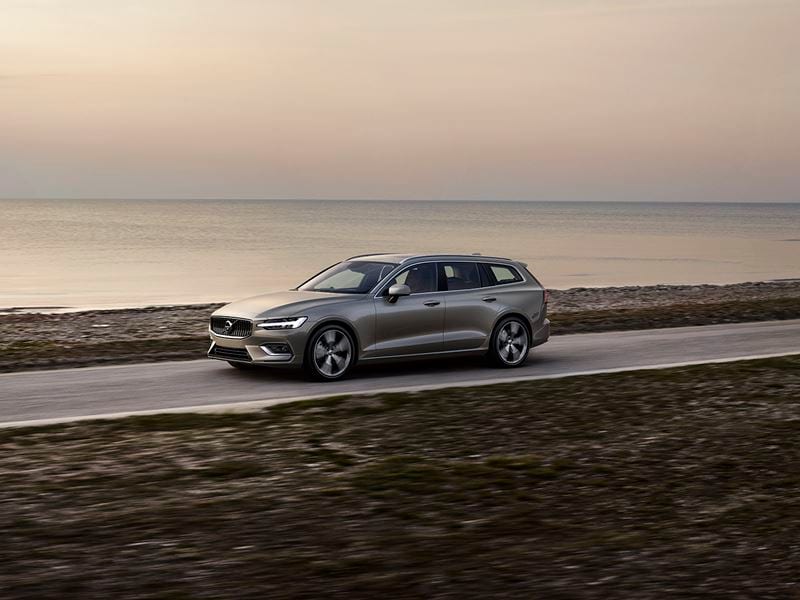 รูปภาพ วอลโว่ Volvo V60 Recharge T8 AWD R-Design Expression ปี 2020
