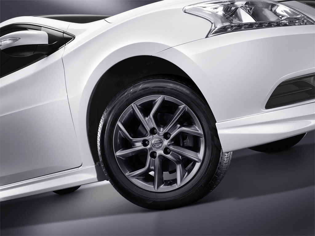 Nissan Sylphy 1.6 SV CVT นิสสัน ซีลฟี่ ปี 2015 : ภาพที่ 3