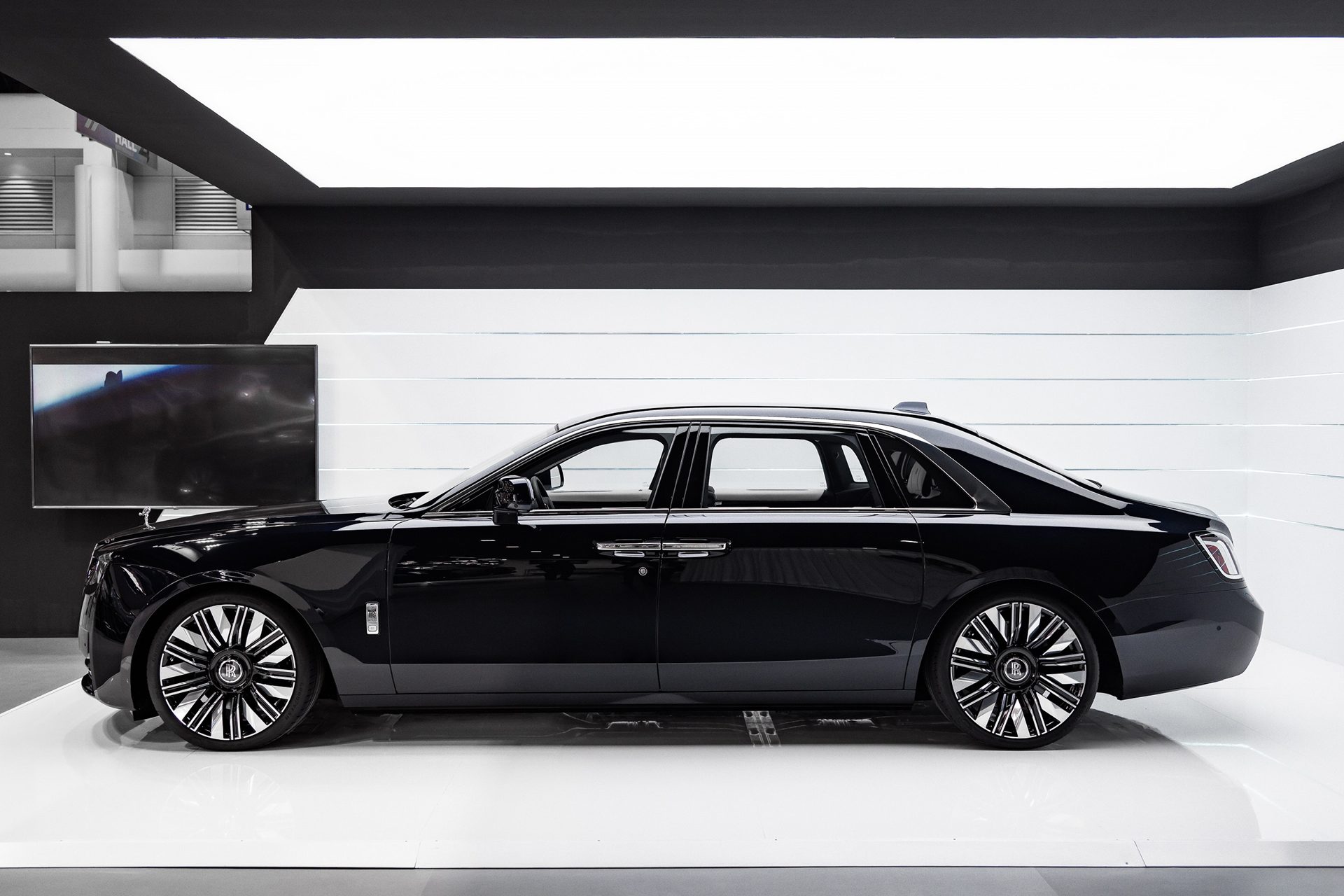 รูปภาพ โรลส์-รอยซ์ Rolls-Royce Ghost Series II Standard Wheel Base ปี 2025