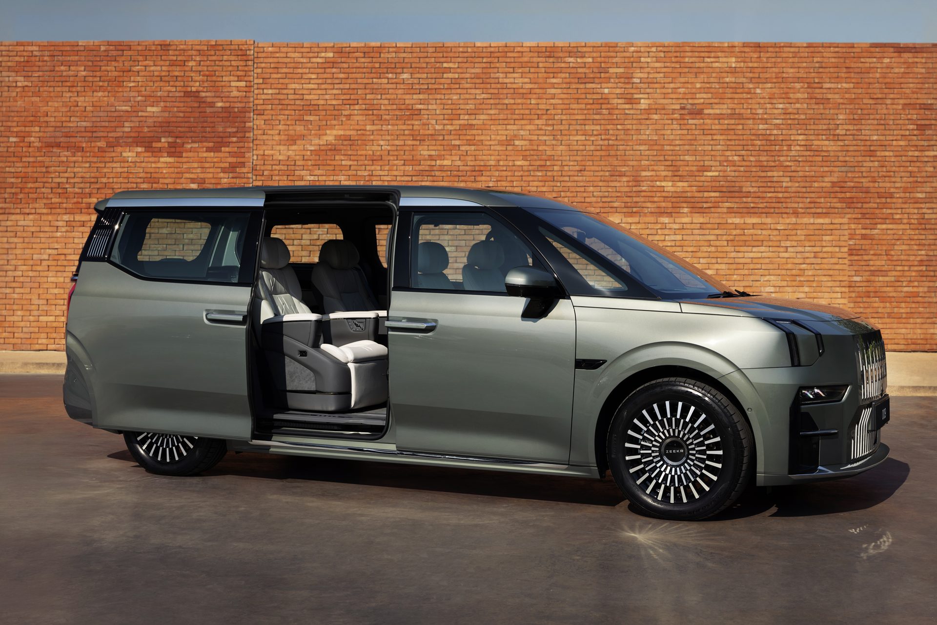 รูปภาพ ซีเคอร์ Zeekr 009 Premium AWD ปี 2025