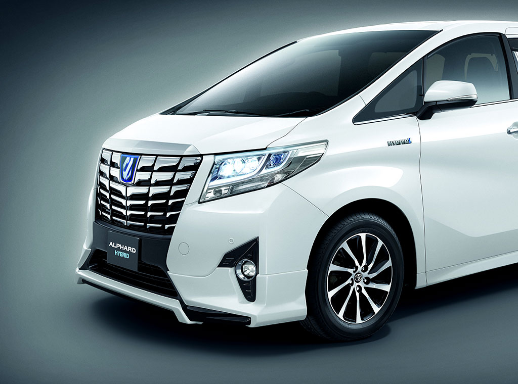 Отличается альфард. Alphard Toyota Alphard. Тойота альфард 2015. Toyota Alphard 3. Тойота альфард 2000г.