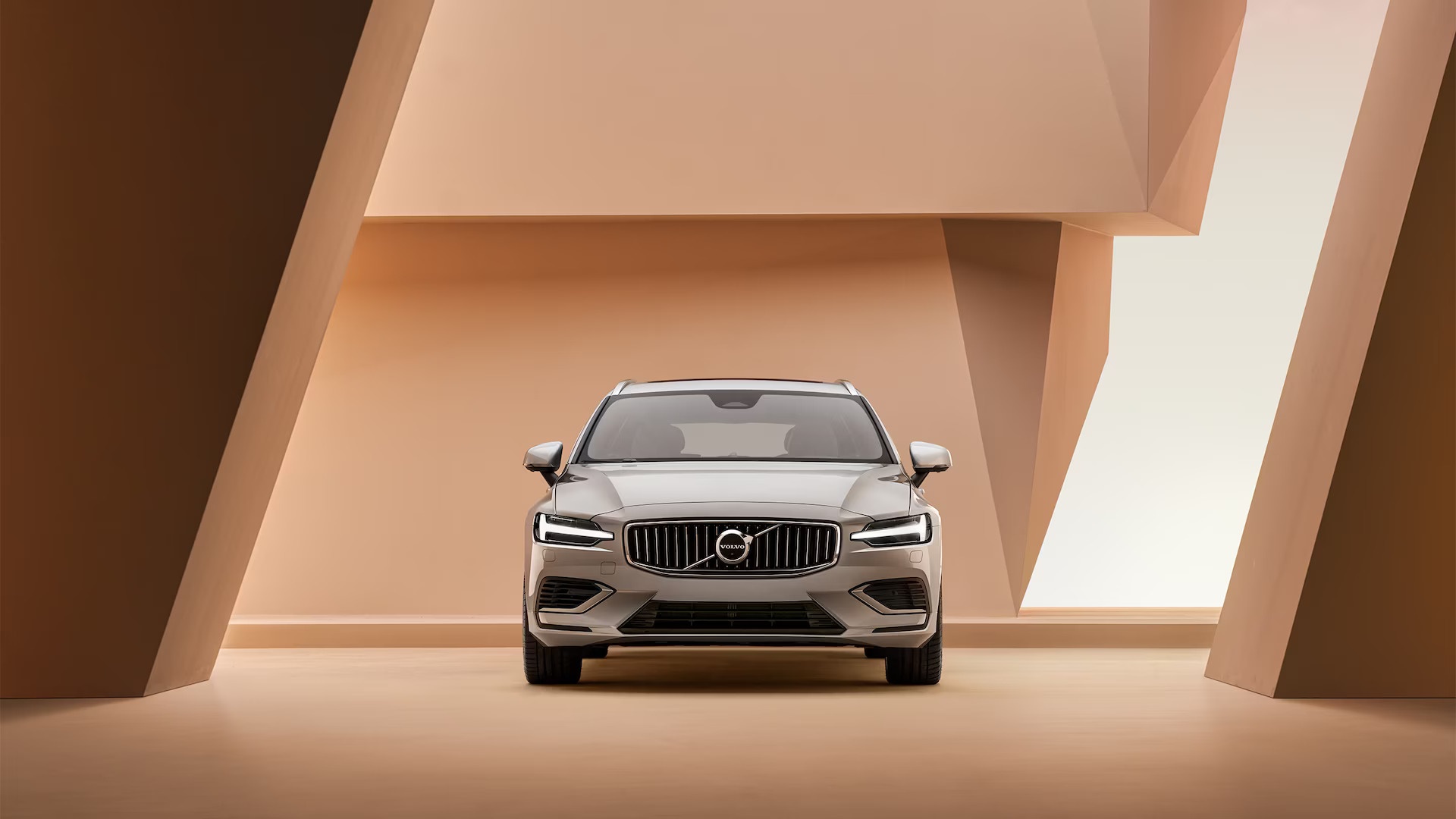 Volvo V60 Recharge Plus T8 Plug-in Hybrid Dark วอลโว่ วี60 ปี 2023 : ภาพที่ 6