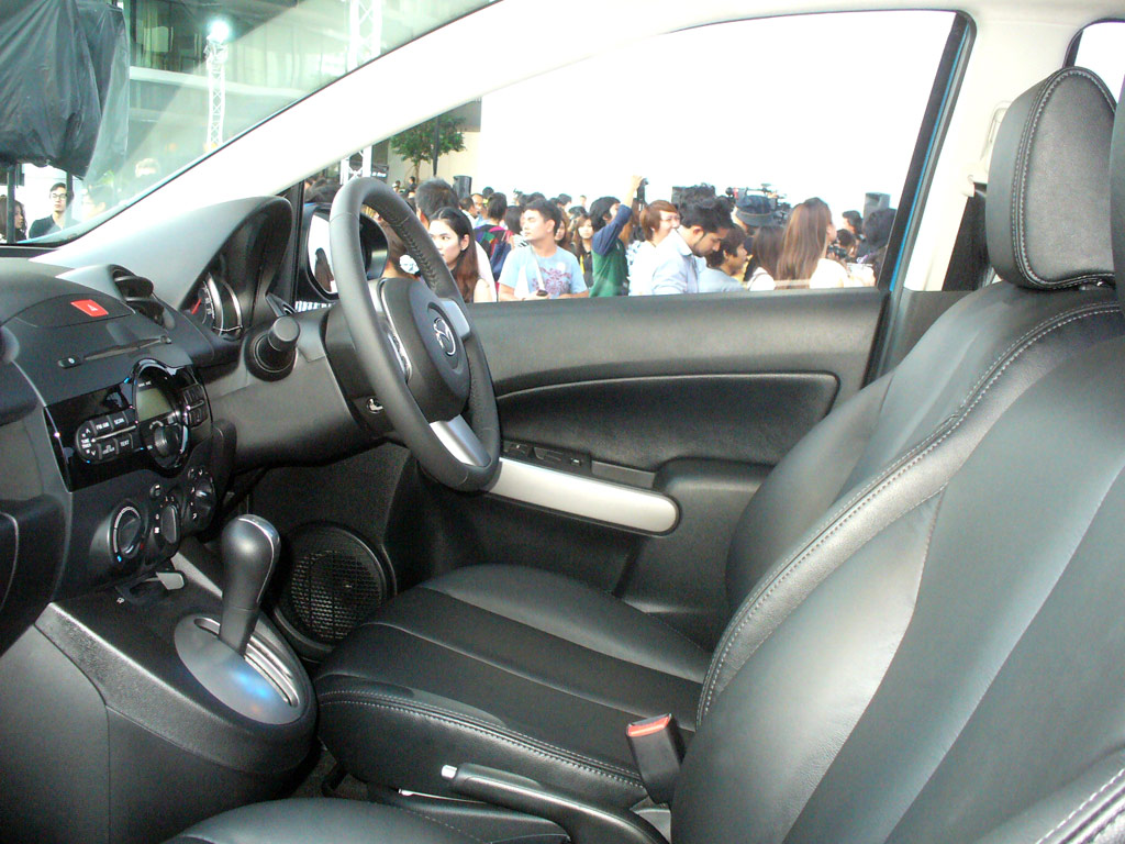 รูปภาพ มาสด้า Mazda 2 Sports Spirit AT ปี 2013