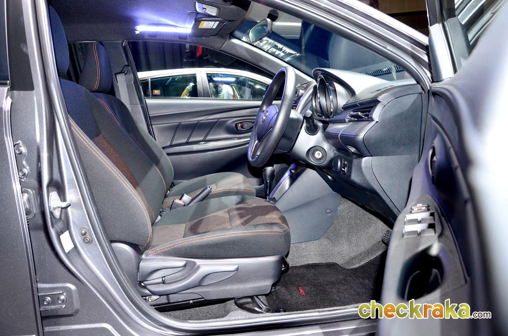 รูปภาพ โตโยต้า Toyota Yaris 1.2 E ปี 2013