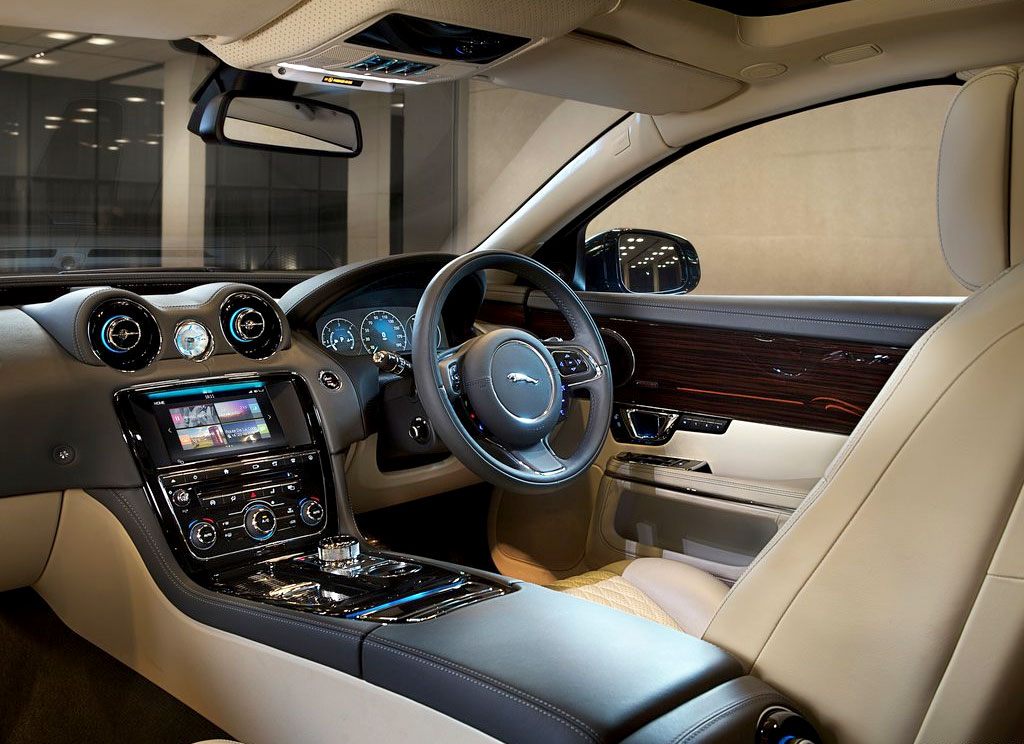 Jaguar XJ 2.0 Premium Luxury (LWB) จากัวร์ เอ็กซ์เจ ปี 2016 : ภาพที่ 4