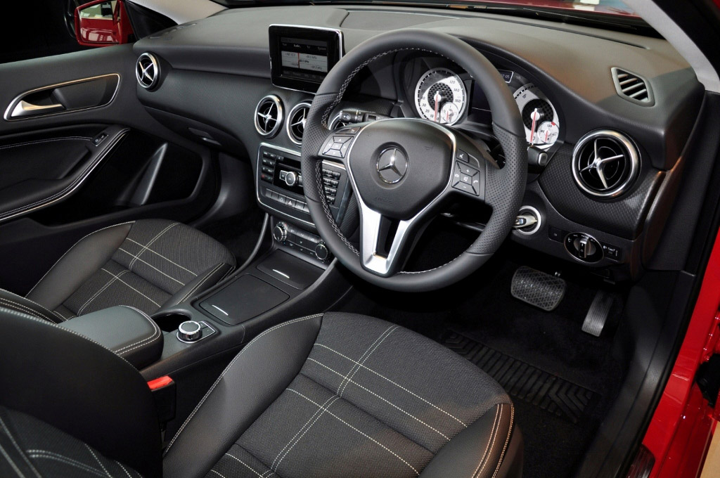 Mercedes-benz A-Class A 180 Style เมอร์เซเดส-เบนซ์ เอ-คลาส ปี 2012 : ภาพที่ 4