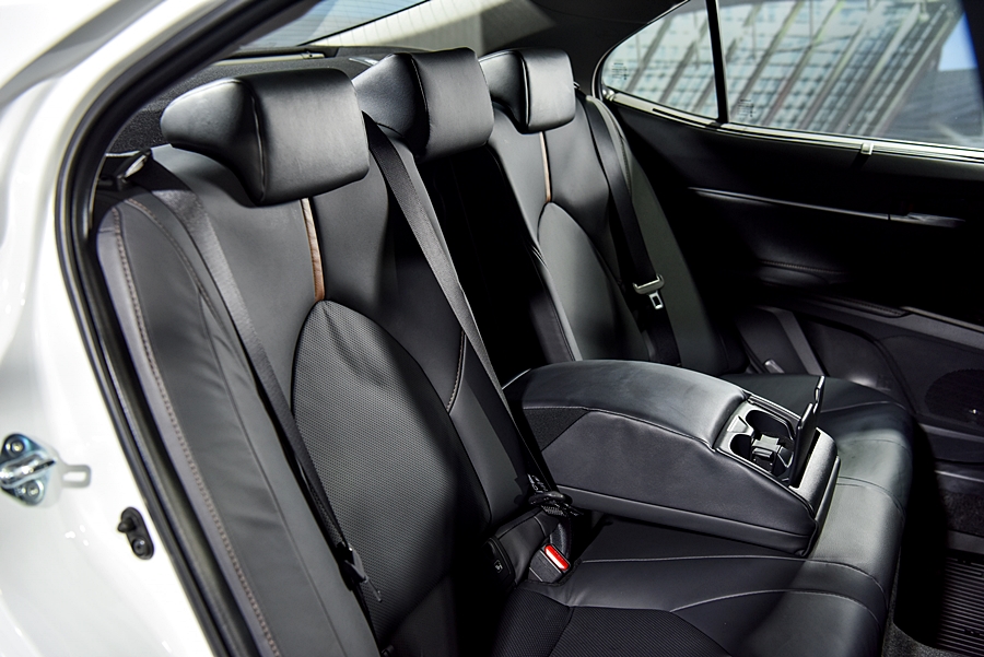 รูปภาพ โตโยต้า Toyota Camry 2.5 HEV Premium ปี 2021