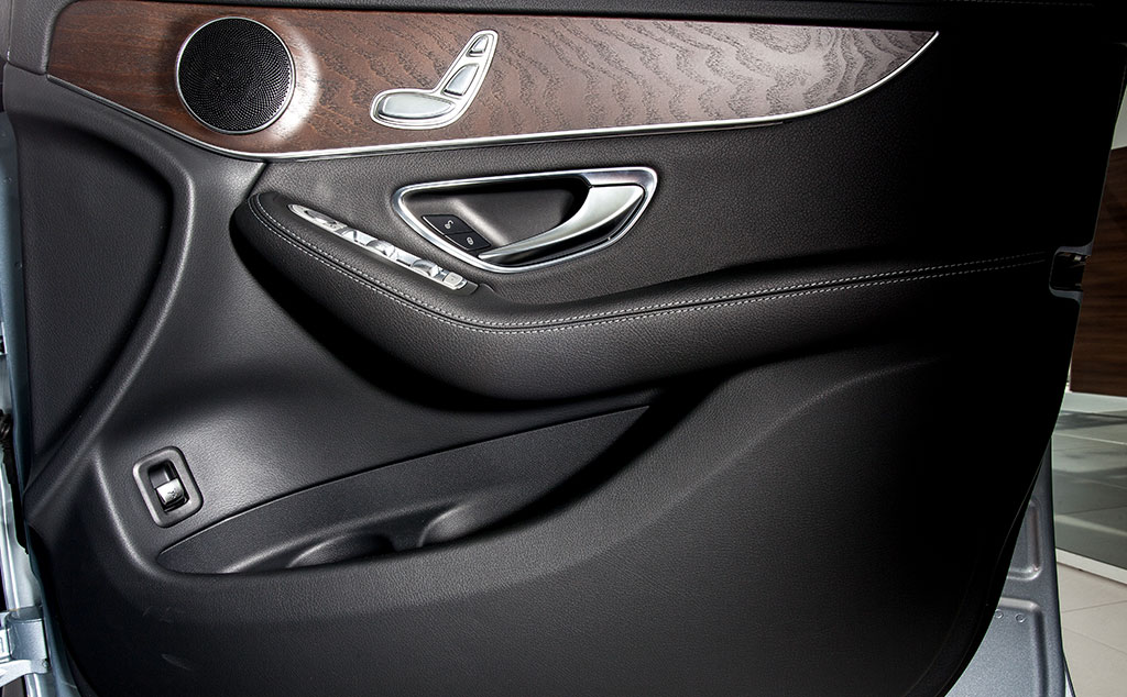 Mercedes-benz GLC-Class GLC 250 D 4Matic Off-Road เมอร์เซเดส-เบนซ์ จีแอลซี ปี 2015 : ภาพที่ 7