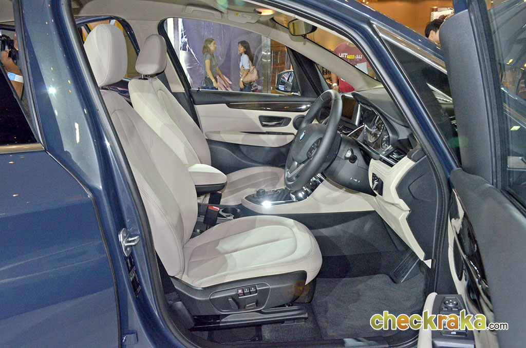 รูปภาพ บีเอ็มดับเบิลยู BMW Series 2 218i Gran Tourer Luxury ปี 2015