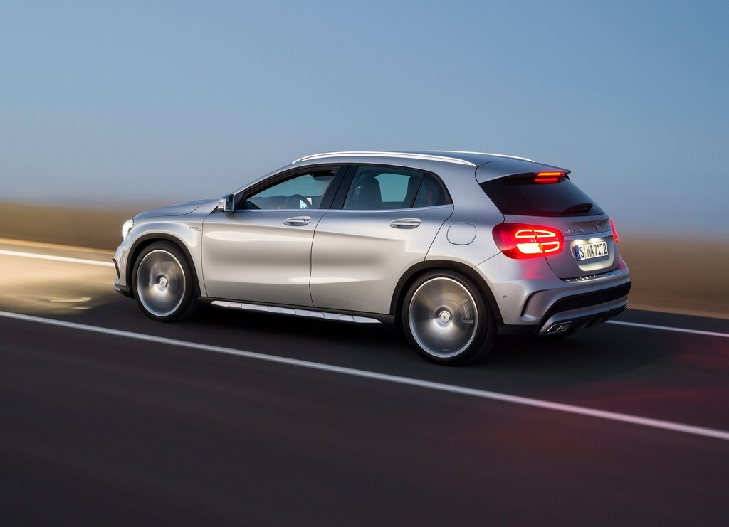 Mercedes-benz GLA-Class GLA 45 AMG 4Matic เมอร์เซเดส-เบนซ์ จีแอลเอ-คลาส ปี 2016 : ภาพที่ 5