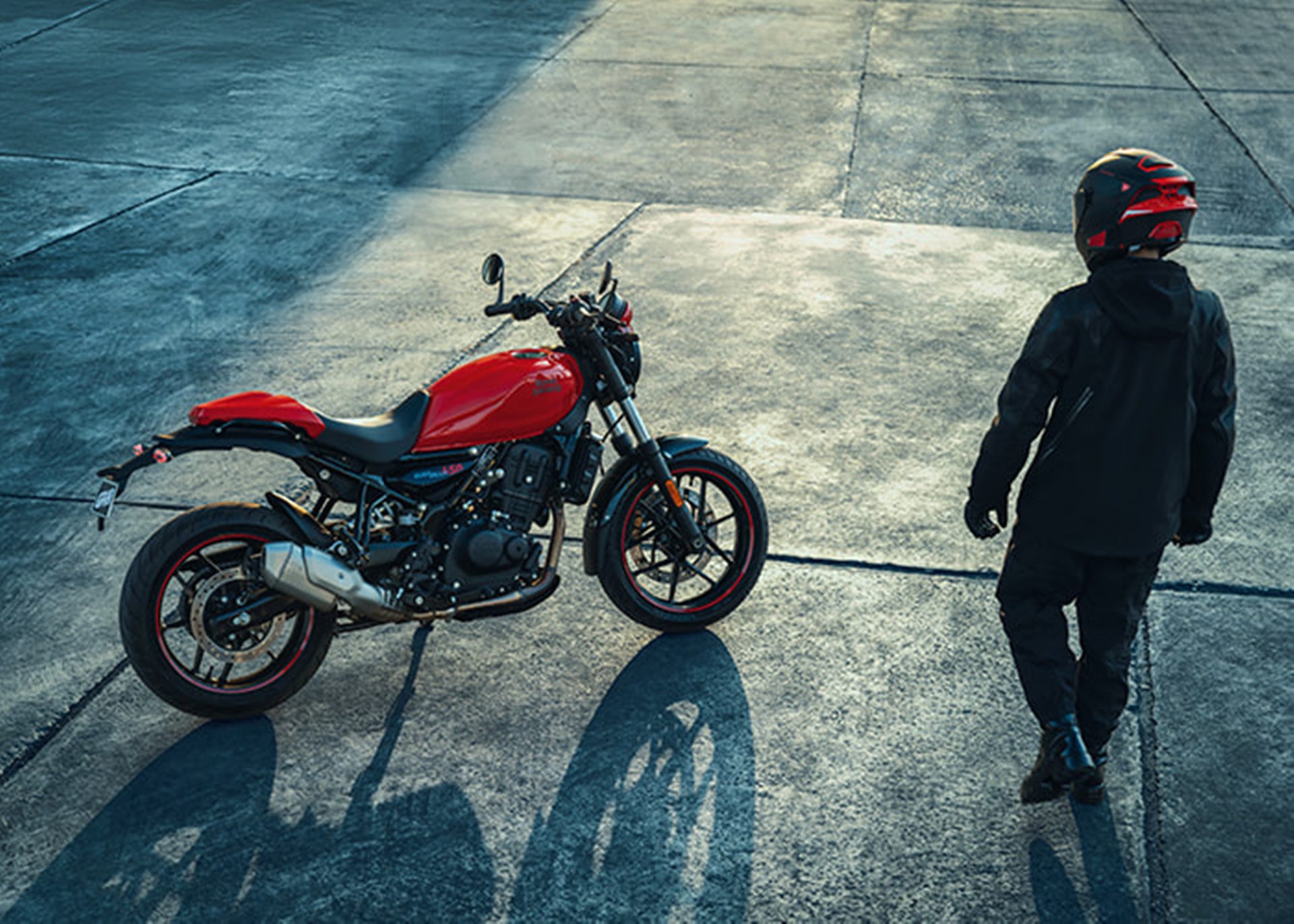 รูปภาพ โรยัล เอ็นฟีลด์ Royal Enfield Guerrilla 450 Apex ปี 2026