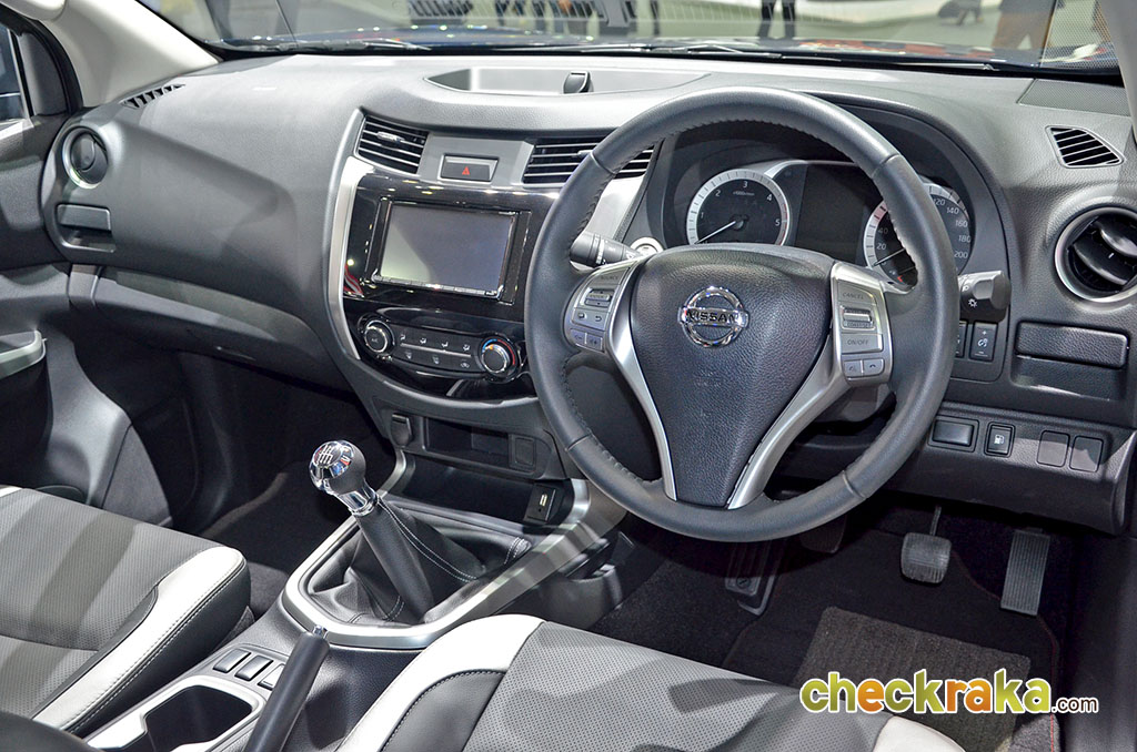 Nissan Navara NP300 King Cab Calibre EL Sportech 6MT นิสสัน นาวาร่า ปี 2015 : ภาพที่ 11