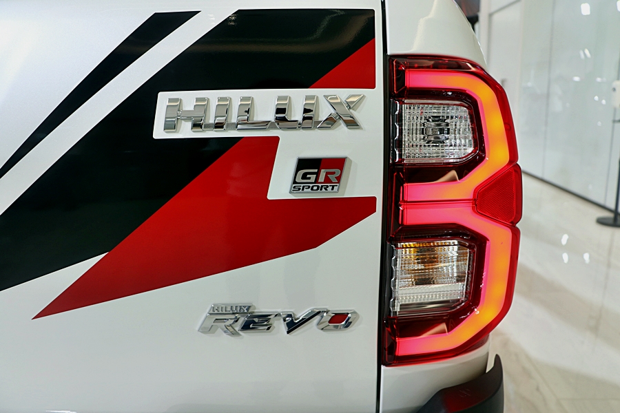 รูปภาพ โตโยต้า Toyota Revo GR Sport 2.8 AT Hi-Floor 4X4 ปี 2022