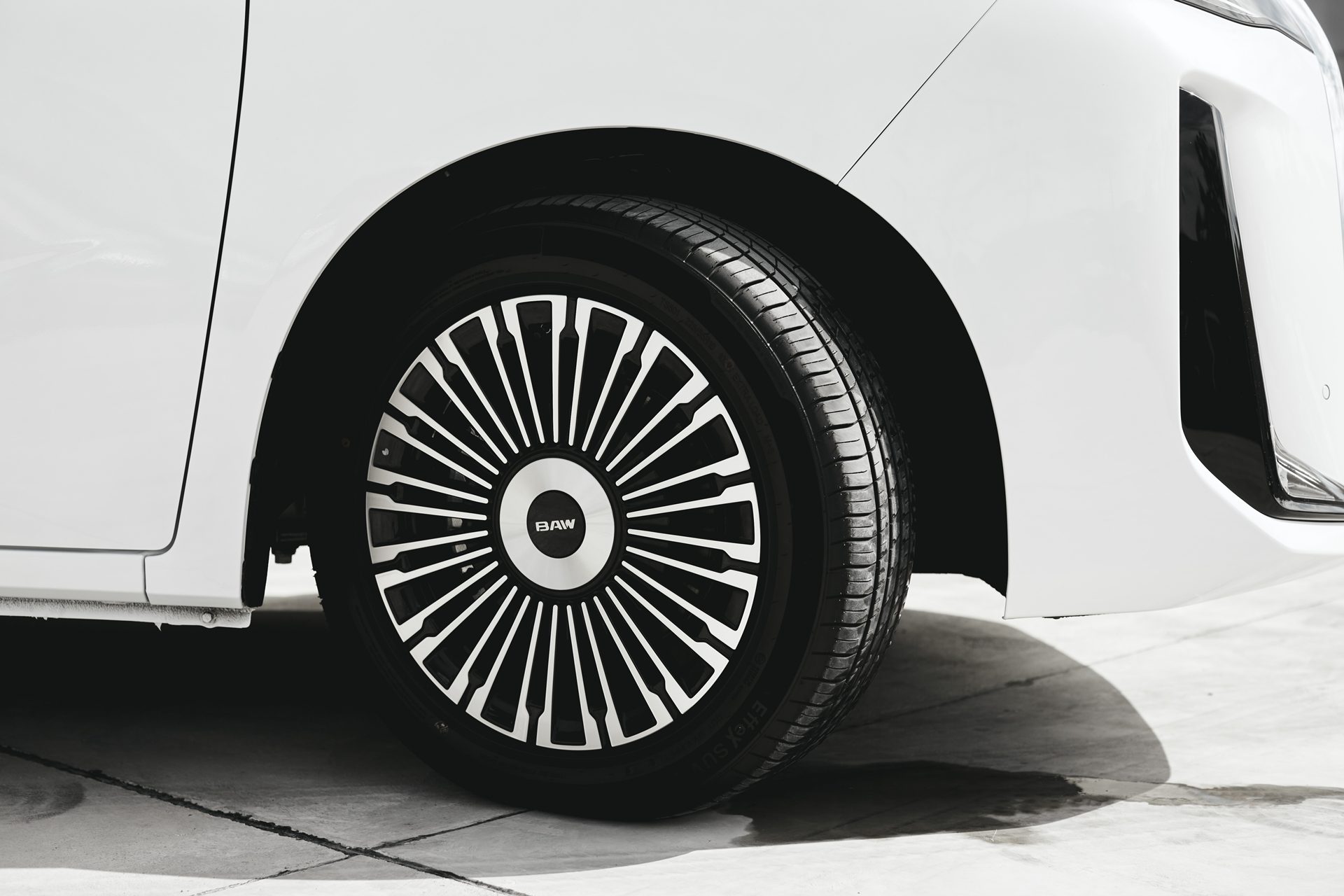 รูปภาพ ปักกิ่ง ออโตโมบิล เวิร์ค BAW M8 Standard ปี 2026