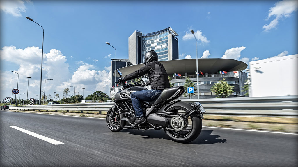 Ducati Diavel XDiavel Carbon Version ดูคาติ เดียแวล ปี 2016 : ภาพที่ 4